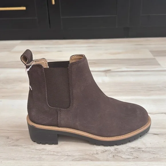 Blondo Mayes Waterproof Chelsea Boot - Picture 3 of 8